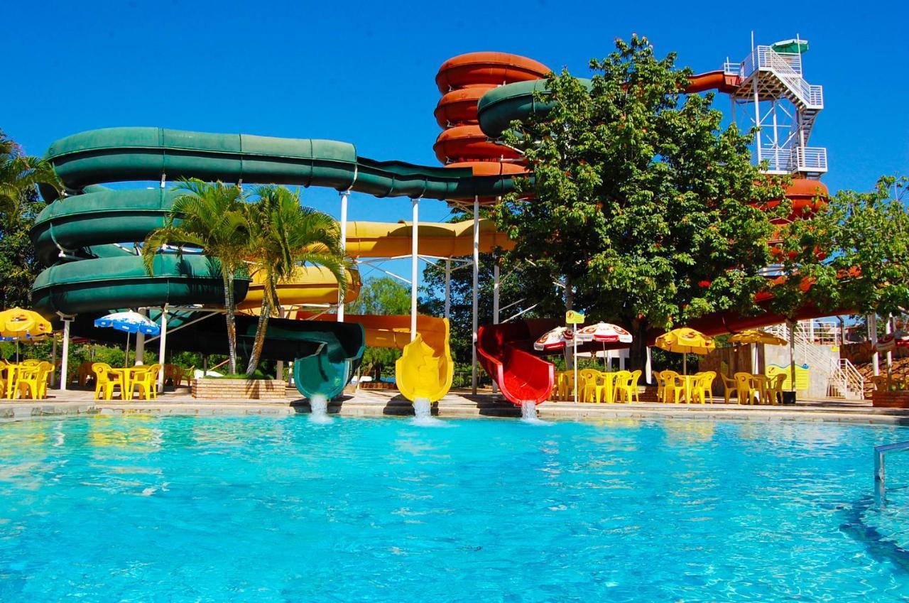 Villas Diroma Com Um Dia No Acqua Park, Splash E Slide Caldas Novas Zewnętrze zdjęcie